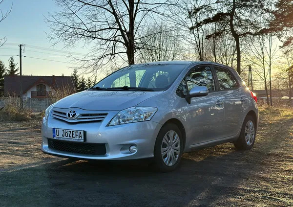 pakość Toyota Auris cena 25800 przebieg: 160000, rok produkcji 2010 z Pakość